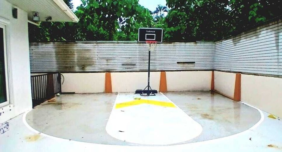For sale 3 bedrooms villa in Mueang Phuket, Phuket