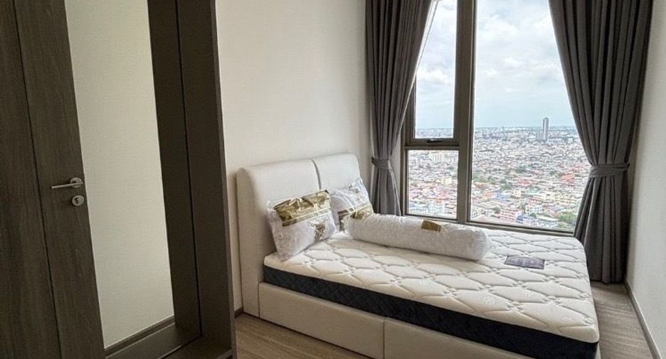 For rent 3 bedrooms condo in Bang Kho Laem, Bangkok