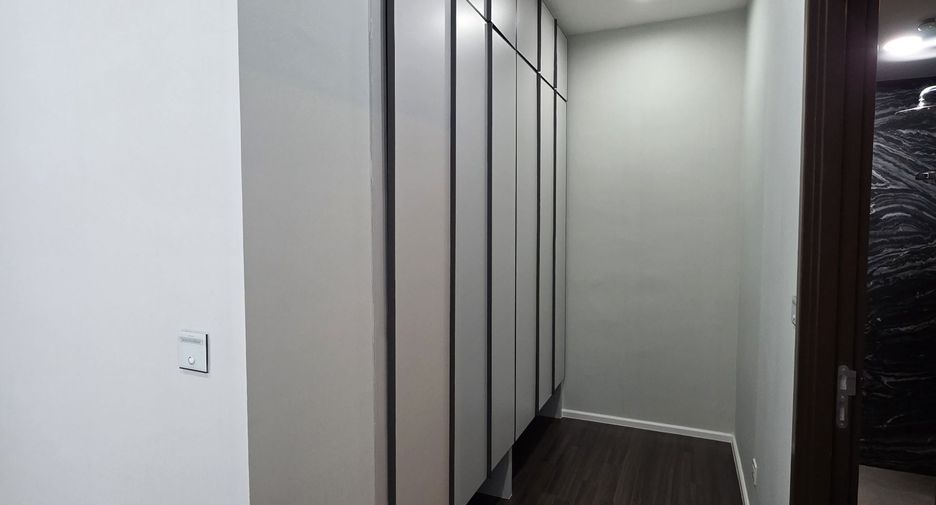 For rent 4 bedrooms condo in Bang Na, Bangkok
