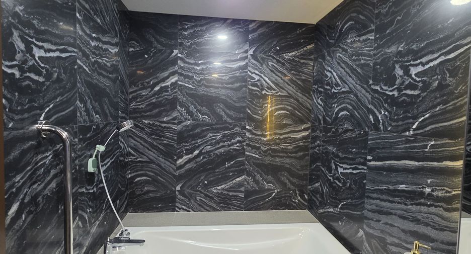 For rent 4 bedrooms condo in Bang Na, Bangkok