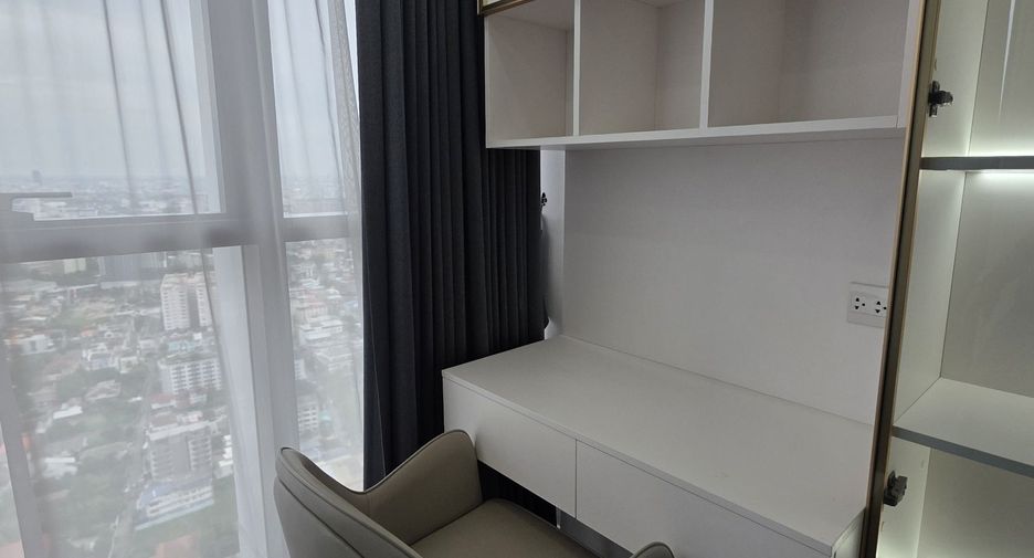 For rent 4 bedrooms condo in Bang Na, Bangkok