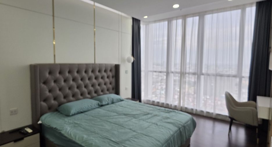For rent 4 bedrooms condo in Bang Na, Bangkok