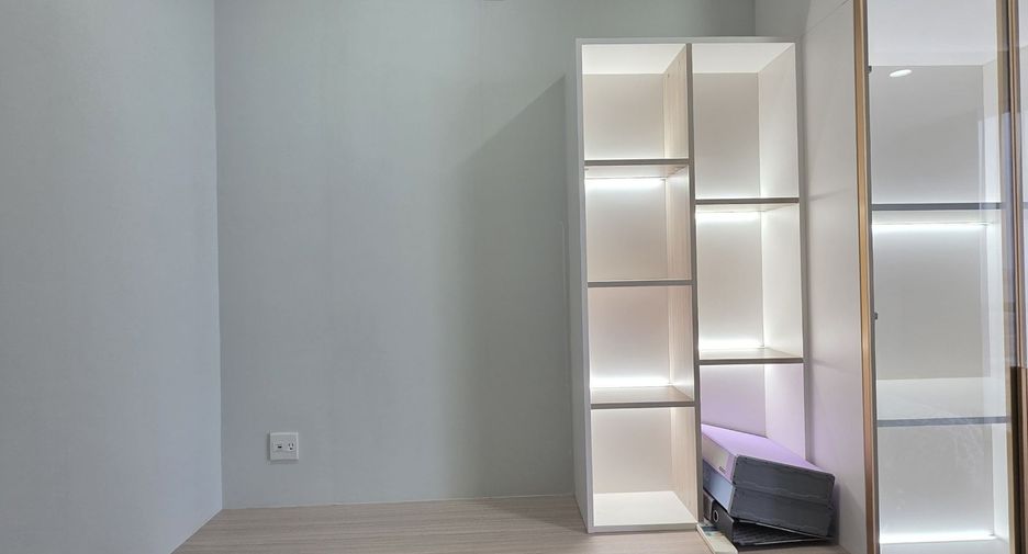 For rent 4 bedrooms condo in Bang Na, Bangkok
