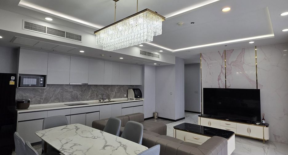 For rent 4 bedrooms condo in Bang Na, Bangkok