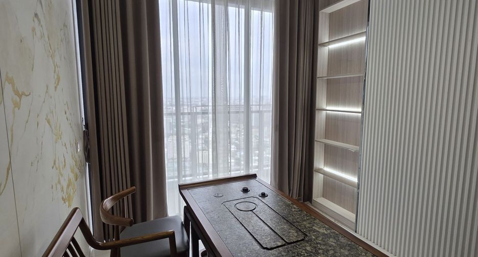 For rent 4 bedrooms condo in Bang Na, Bangkok
