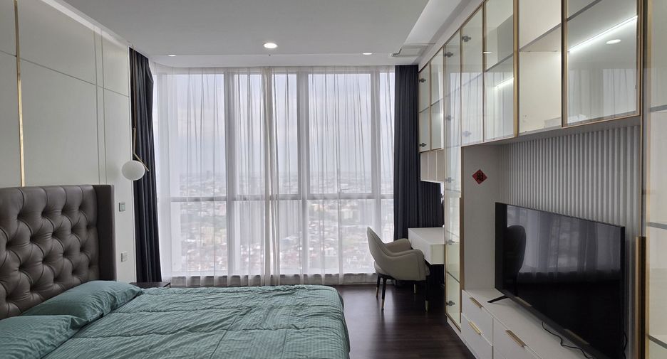 For rent 4 bedrooms condo in Bang Na, Bangkok