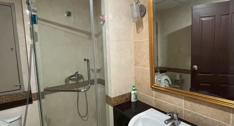 For rent 2 ベッドルーム condo in Sathon, Bangkok