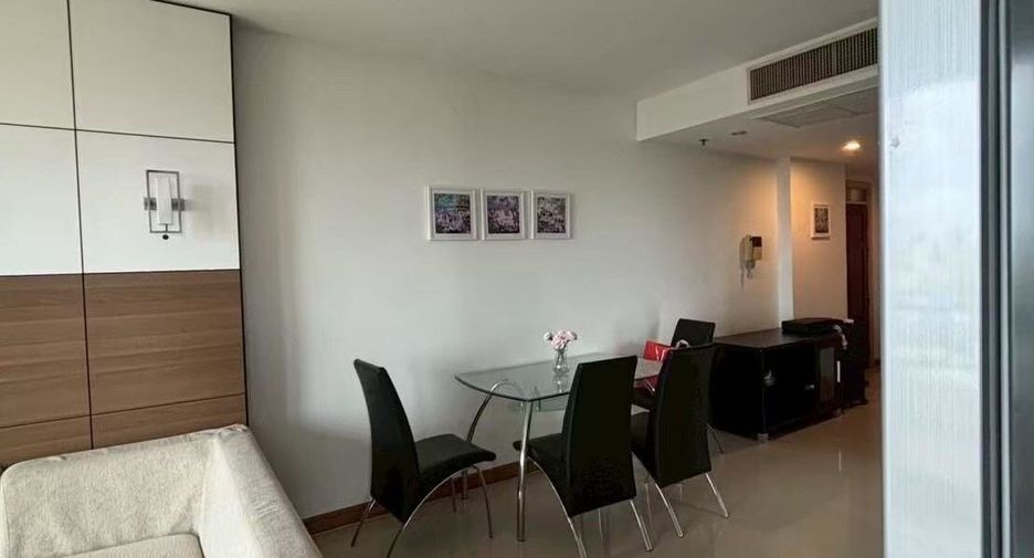 For rent 2 ベッドルーム condo in Sathon, Bangkok