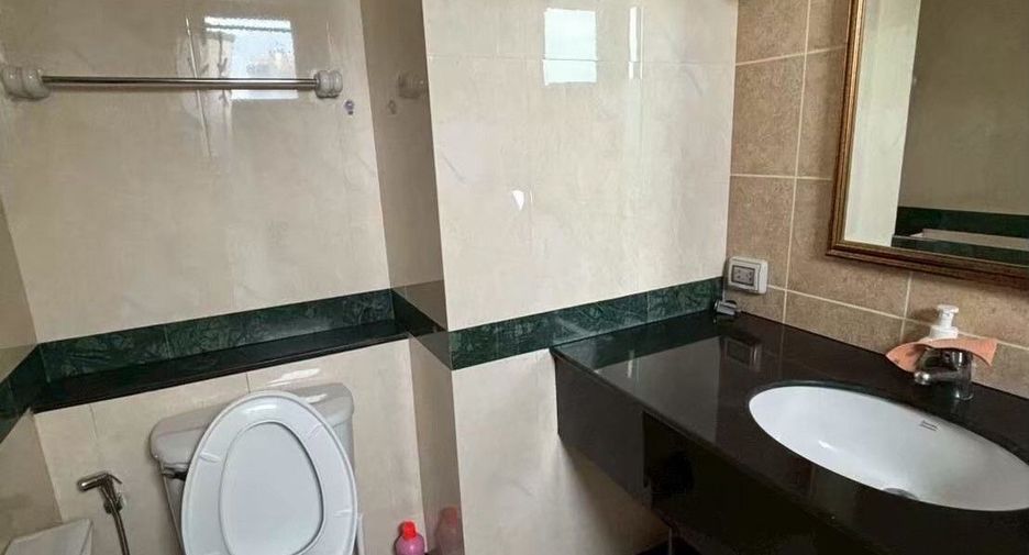 For rent 2 ベッドルーム condo in Sathon, Bangkok