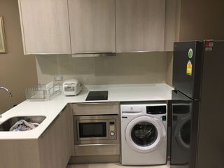Condo en alquiler y en venta de 2 habitaciones en Khlong Toei, Bangkok