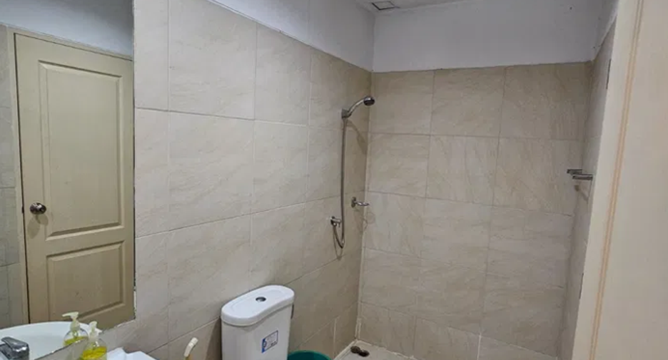 For rent 3 bedrooms townhouse in Prawet, Bangkok