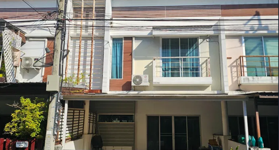 For rent 3 bedrooms townhouse in Prawet, Bangkok