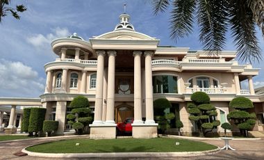 For sale 5 bedrooms house in Khlong Sam Wa, Bangkok