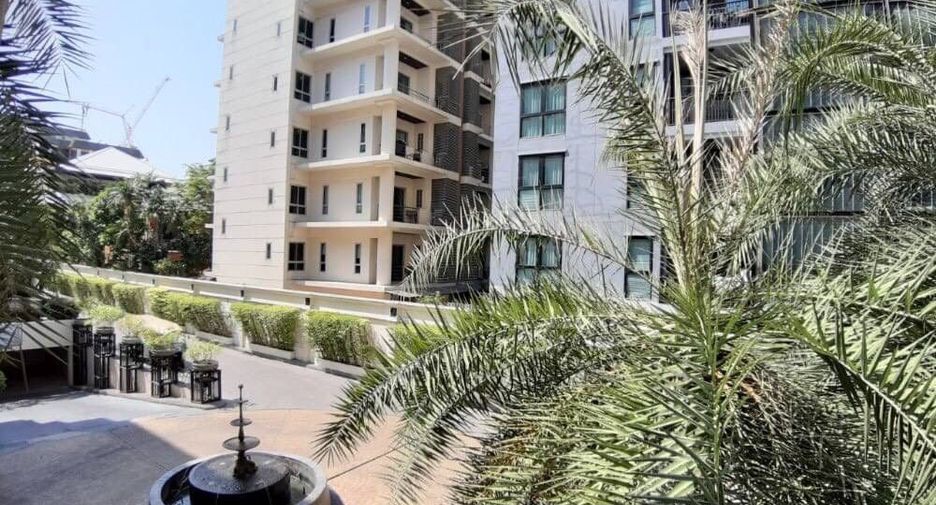 For rent 2 bedrooms condo in Khlong Toei, Bangkok