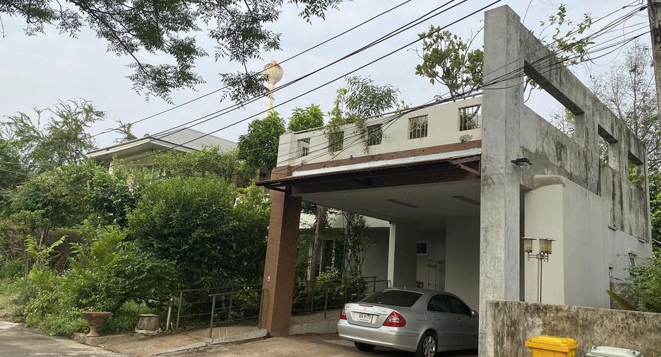 For sale 4 bedrooms house in Don Mueang, Bangkok