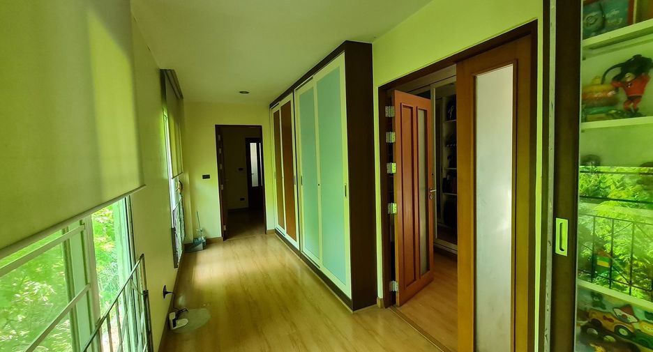 For sale 4 bedrooms house in Don Mueang, Bangkok