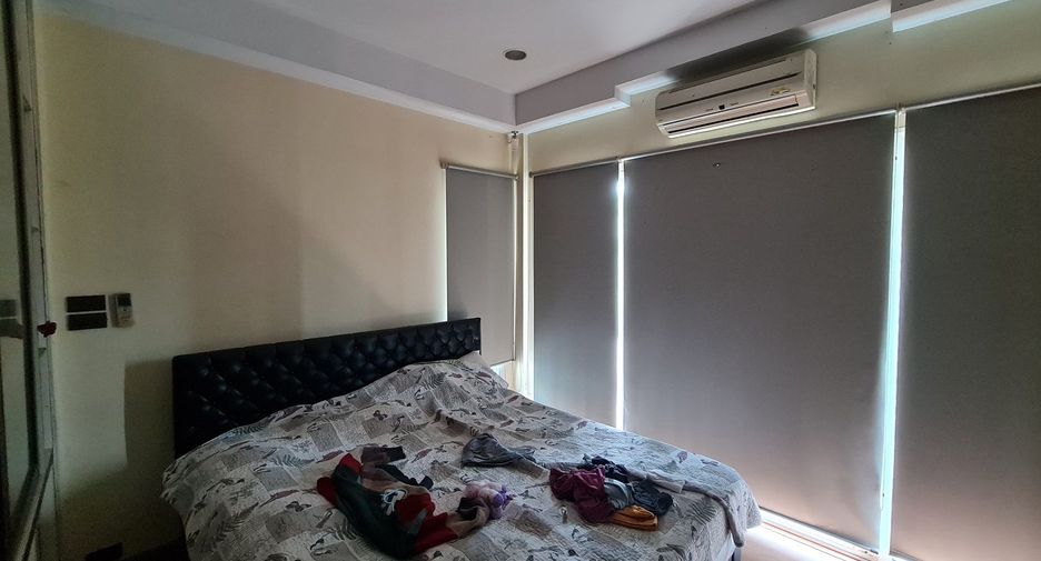 For sale 4 bedrooms house in Don Mueang, Bangkok