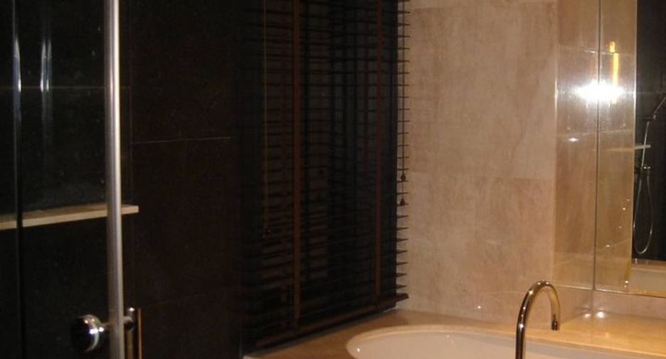 For rent 3 bedrooms condo in Sathon, Bangkok