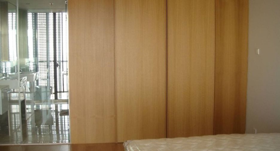 For rent 3 bedrooms condo in Sathon, Bangkok
