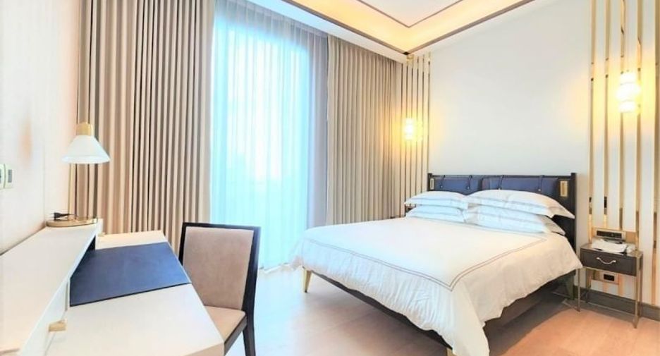 For rent 2 bedrooms condo in Khlong San, Bangkok