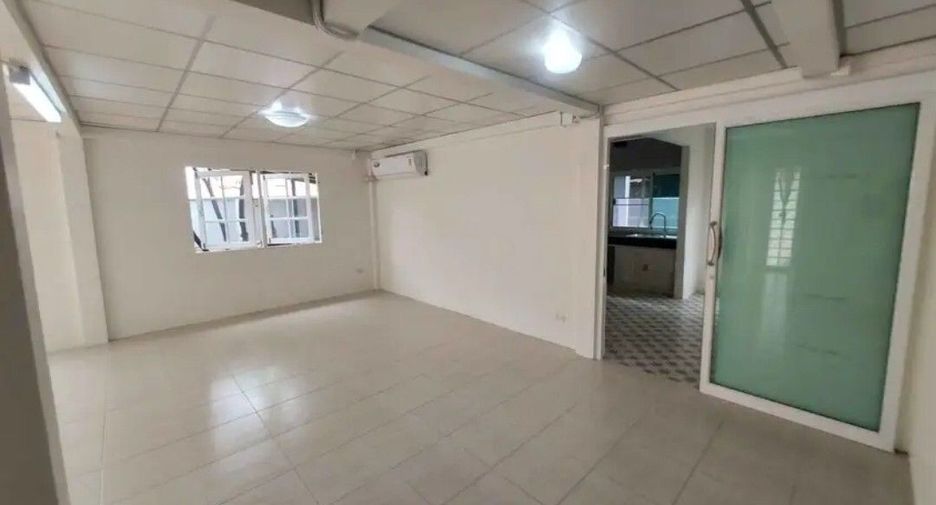 出租 4 卧室 独立屋 在 Bang Kruai, Nonthaburi