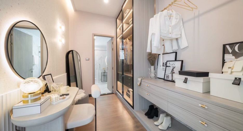 For rent 3 bedrooms condo in Watthana, Bangkok