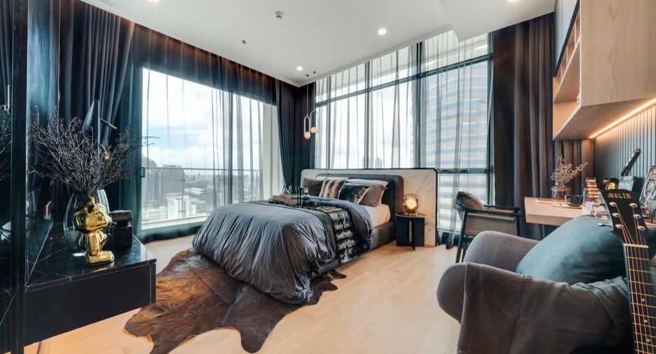 For rent 3 bedrooms condo in Watthana, Bangkok