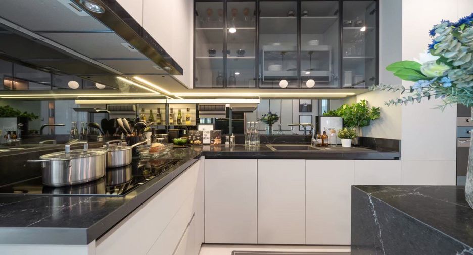 For rent 3 bedrooms condo in Watthana, Bangkok