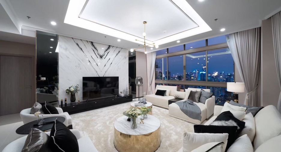For rent 3 bedrooms condo in Watthana, Bangkok