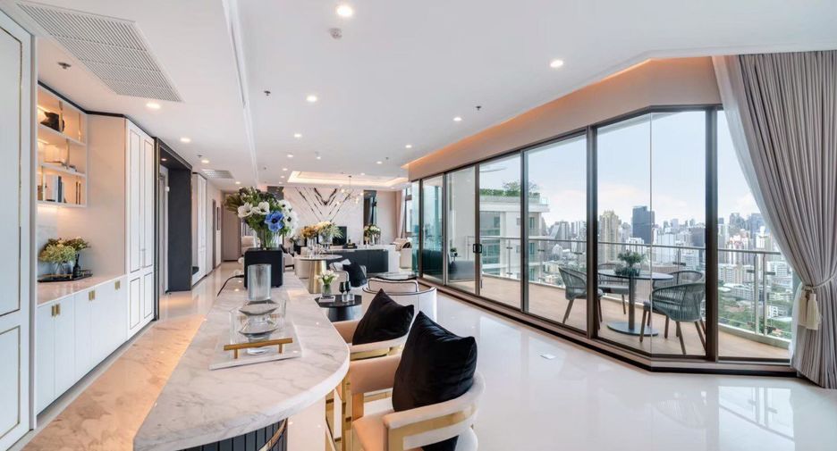 For rent 3 bedrooms condo in Watthana, Bangkok