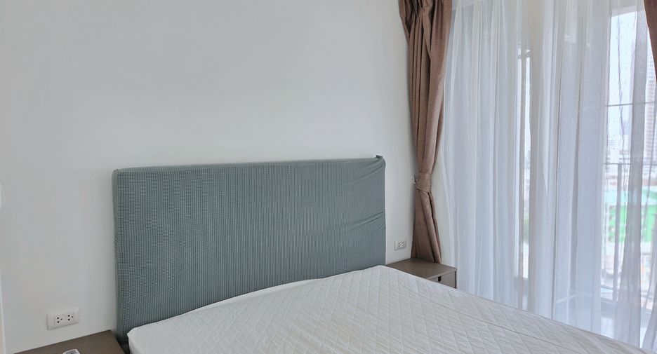 For rent 1 bed condo in Huai Khwang, Bangkok