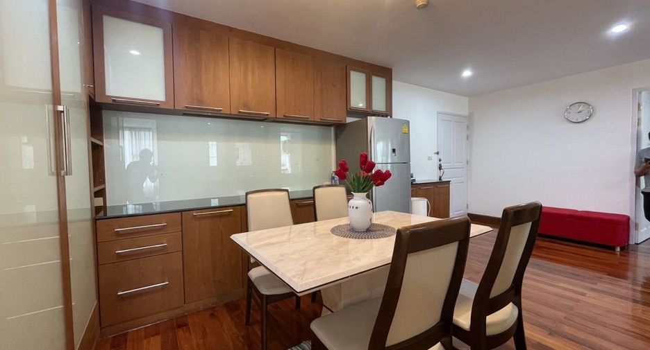 For rent 2 bedrooms condo in Watthana, Bangkok