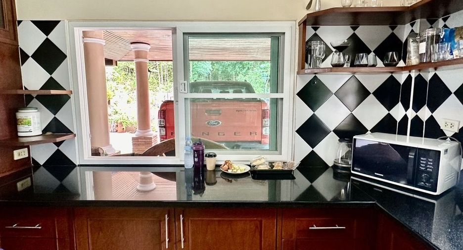 For sale and for rent 4 bedrooms house in Mueang Phuket, Phuket