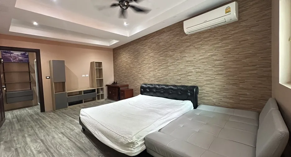 For sale and for rent 4 bedrooms house in Mueang Phuket, Phuket