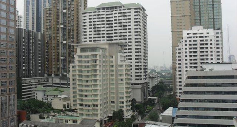 For rent 2 bedrooms condo in Pathum Wan, Bangkok