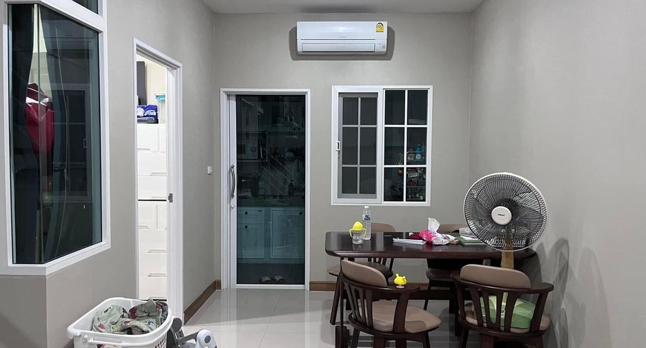 For sale 3 bedrooms townhouse in Bueng Kum, Bangkok