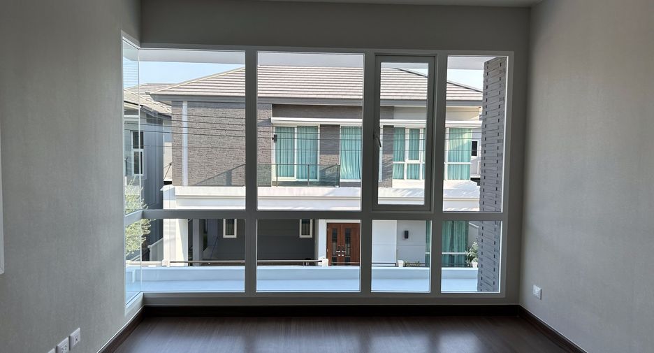 Casa en venta y en alquiler de 4 habitaciones en Thung Khru, Bangkok
