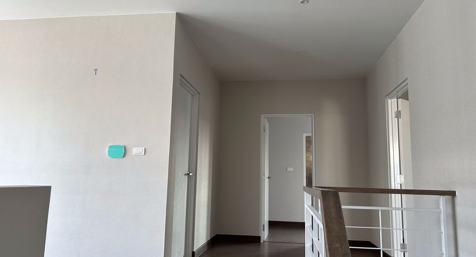 Casa en venta y en alquiler de 4 habitaciones en Thung Khru, Bangkok
