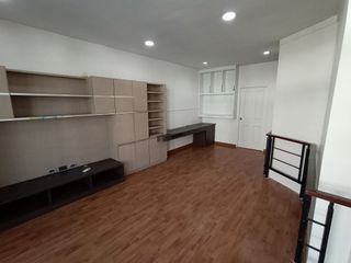 For sale and for rent 3 bedrooms townhouse in Yan Nawa, Bangkok