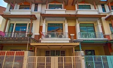 For sale and for rent 3 bedrooms townhouse in Yan Nawa, Bangkok