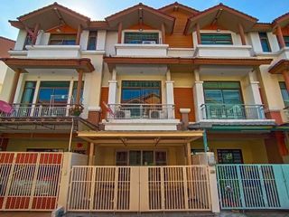 For sale and for rent 3 bedrooms townhouse in Yan Nawa, Bangkok