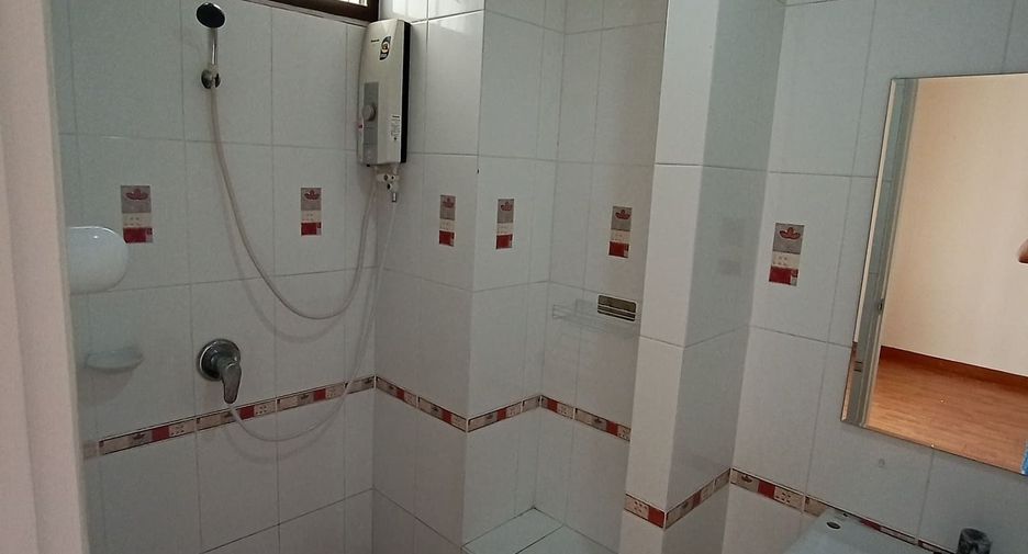 For sale and for rent 3 bedrooms townhouse in Yan Nawa, Bangkok