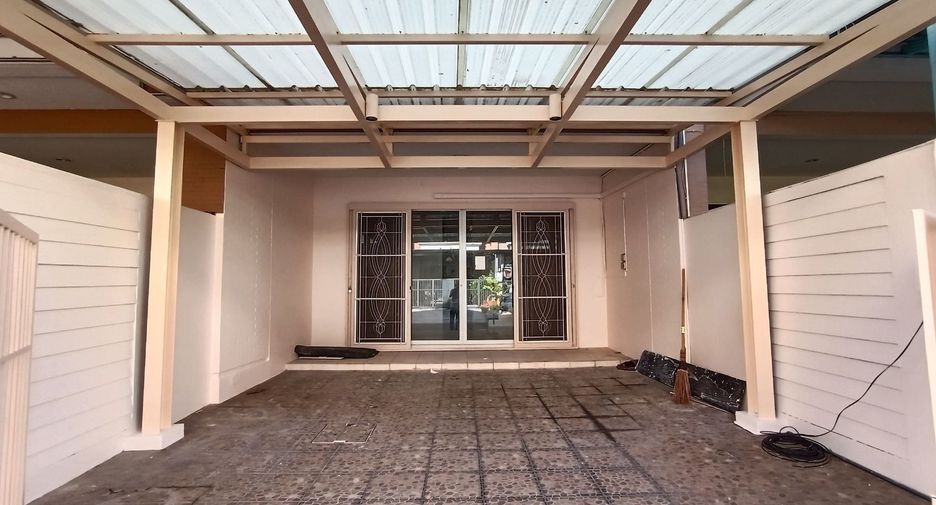 For sale and for rent 3 bedrooms townhouse in Yan Nawa, Bangkok