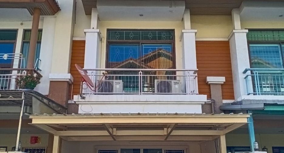 For sale and for rent 3 bedrooms townhouse in Yan Nawa, Bangkok