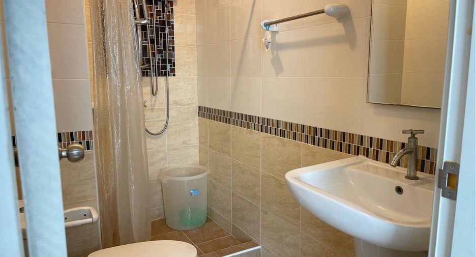 Reihenhaus zur Miete mit 4 Zimmer in Saphan Sung, Bangkok
