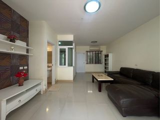 For rent 4 bedrooms townhouse in Saphan Sung, Bangkok