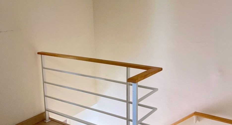 Reihenhaus zur Miete mit 4 Zimmer in Saphan Sung, Bangkok
