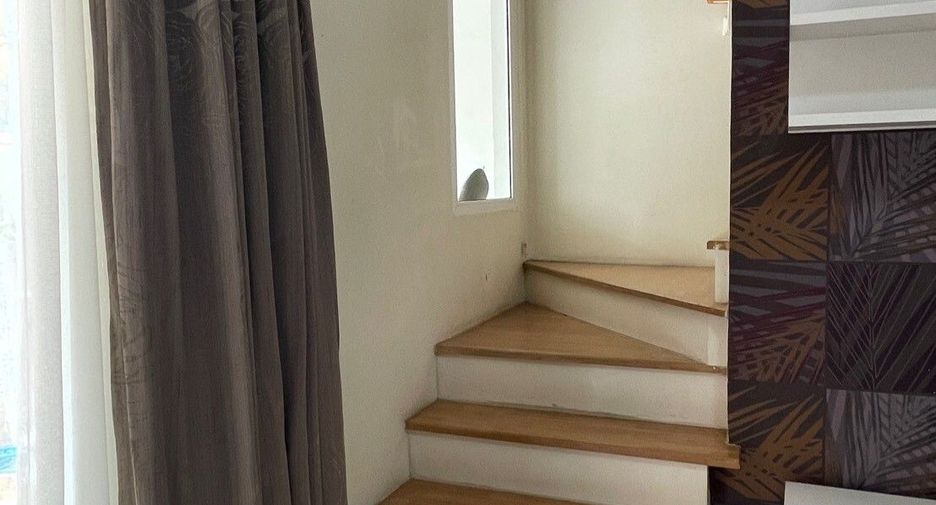 Reihenhaus zur Miete mit 4 Zimmer in Saphan Sung, Bangkok
