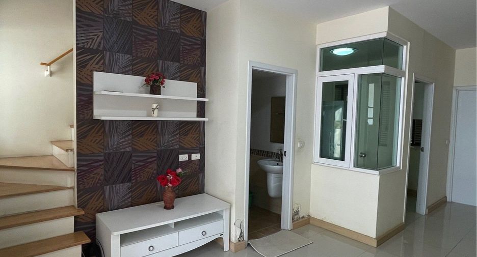 Reihenhaus zur Miete mit 4 Zimmer in Saphan Sung, Bangkok