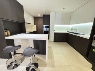 Apartamento en alquiler de 3 habitaciones en Khlong Toei, Bangkok